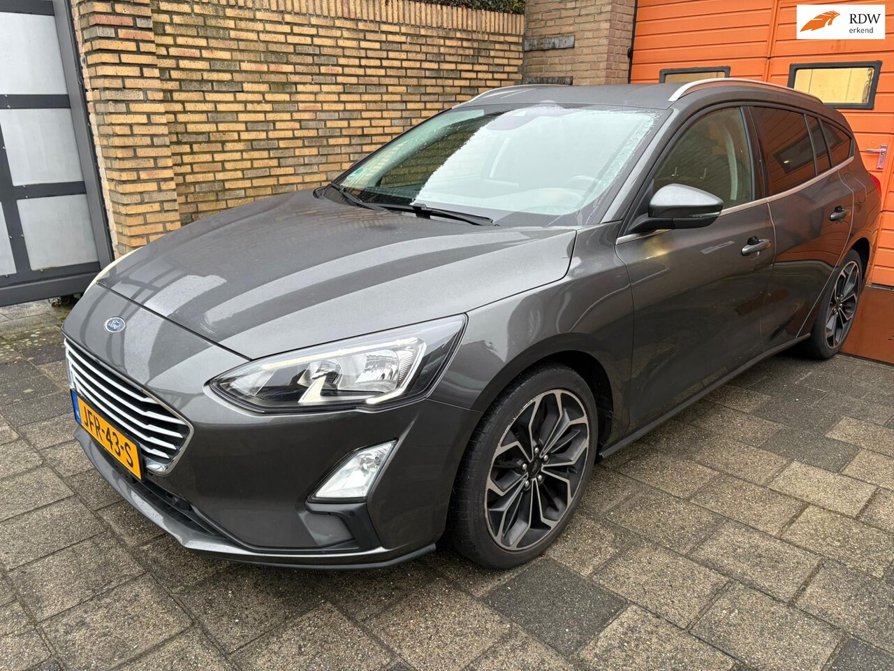 Ford Focus Wagon - 1.0 EcoBoost Titanium / Distr. riem vervangen! - AutoWereld.nl