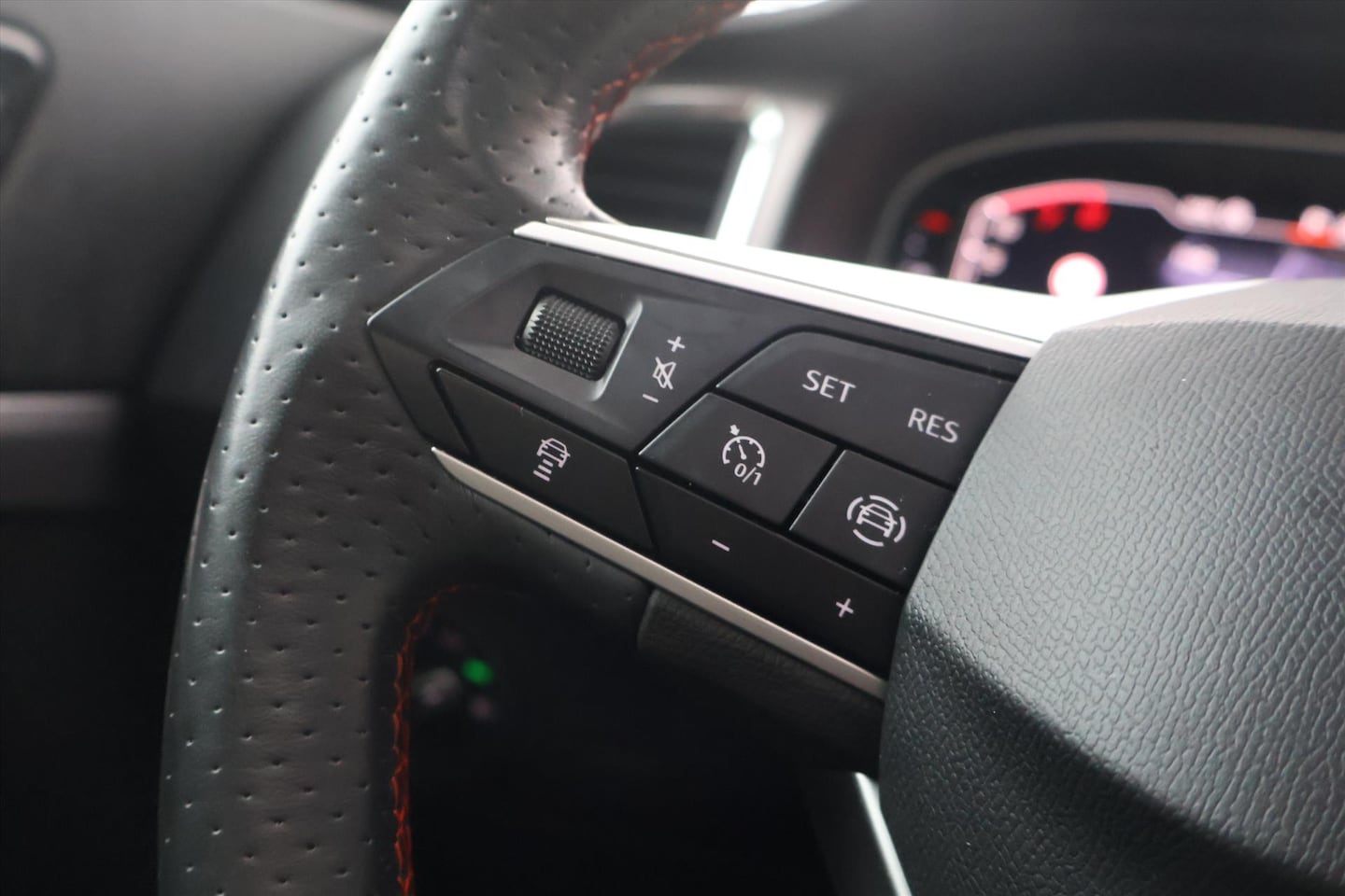 SEAT Ateca - 1.5 FR 150pk | LED | Virtual | Climate | Pano | 360 Camera | Trekhaak | Navigatie | Cruise - AutoWereld.nl