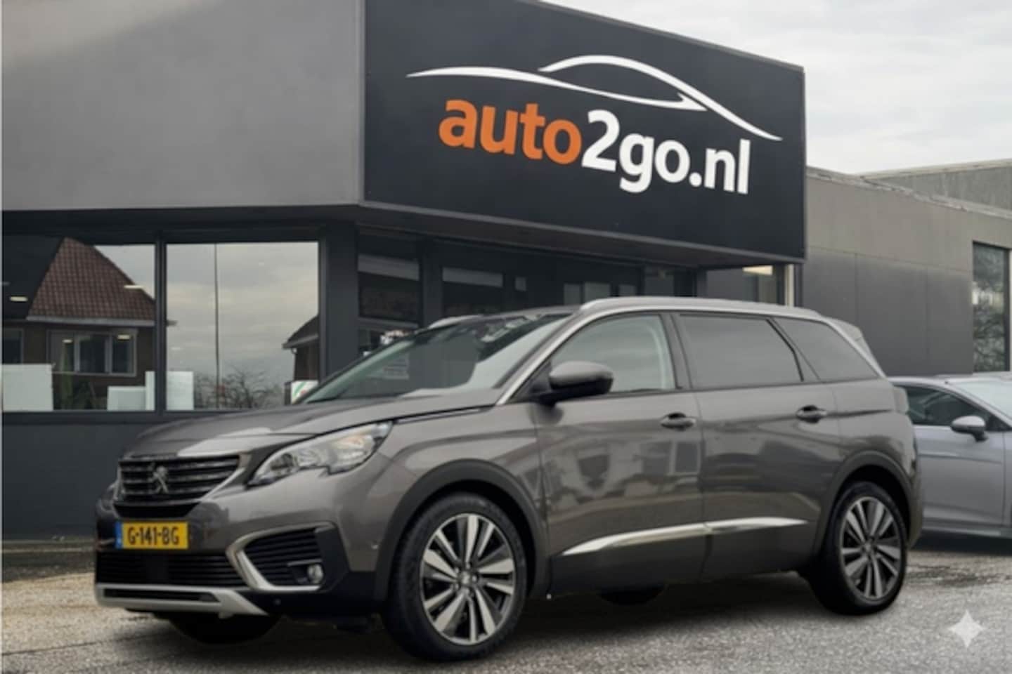 Peugeot 5008 - 1.6 AUT8 PURE-TECH BLUE PREMIUM PANODAK 7PERS LEDER NAVI CAMERA DIGI-DASH APPLE-CARPLAY LE - AutoWereld.nl