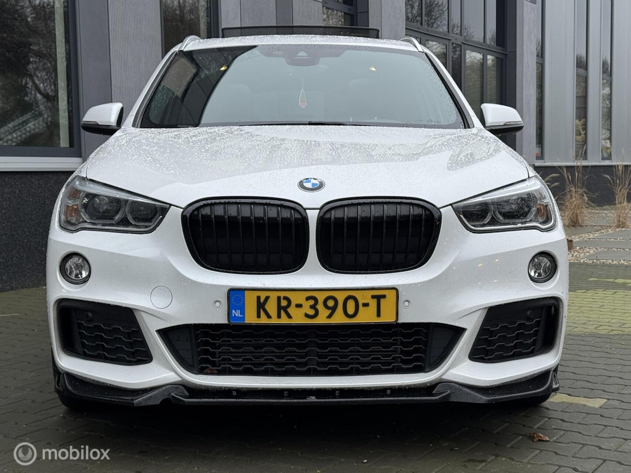 BMW X1 - sDrive20i M-Sport Pakket Pano|Sfeer|Xenon - AutoWereld.nl