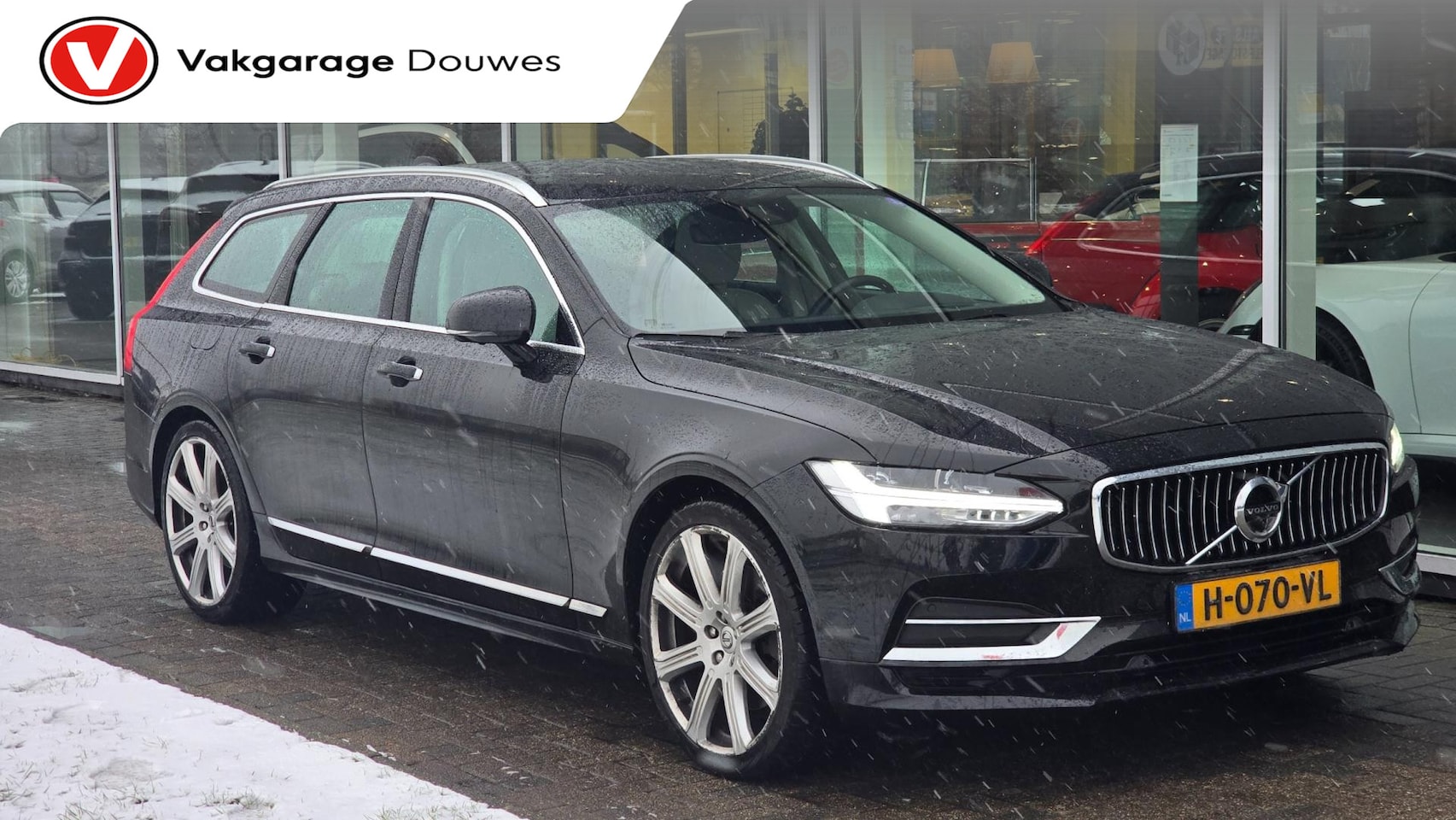 Volvo V90 - 2.0 T4 Business Luxury+ | NAP | ACC | Pano | DOH | Stoelverwarming | Trekhaak - AutoWereld.nl