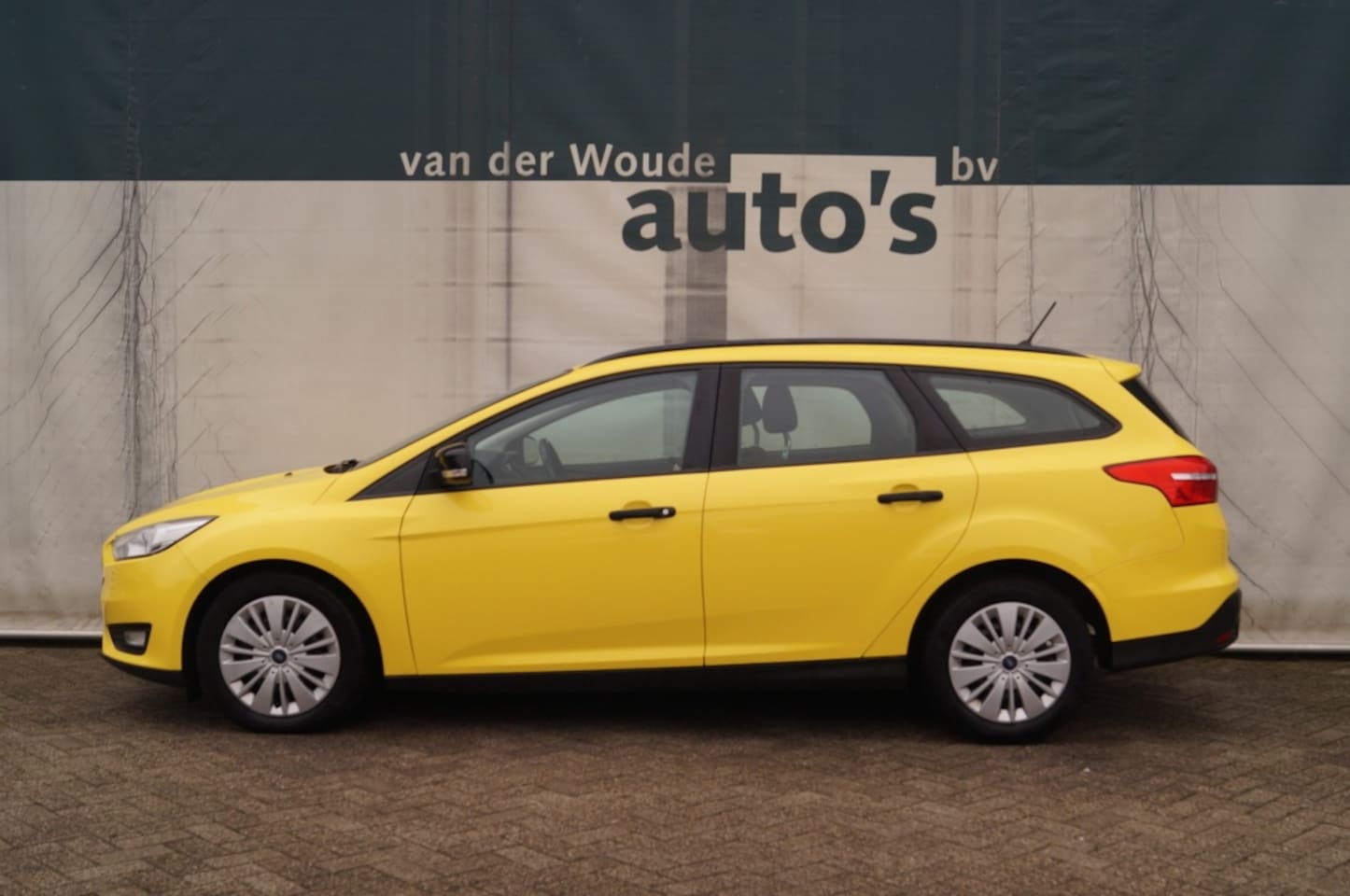 Ford Focus Wagon - 1.5 TDCI 120pk Lease Edition -NAVI-AIRCO-PDC- - AutoWereld.nl