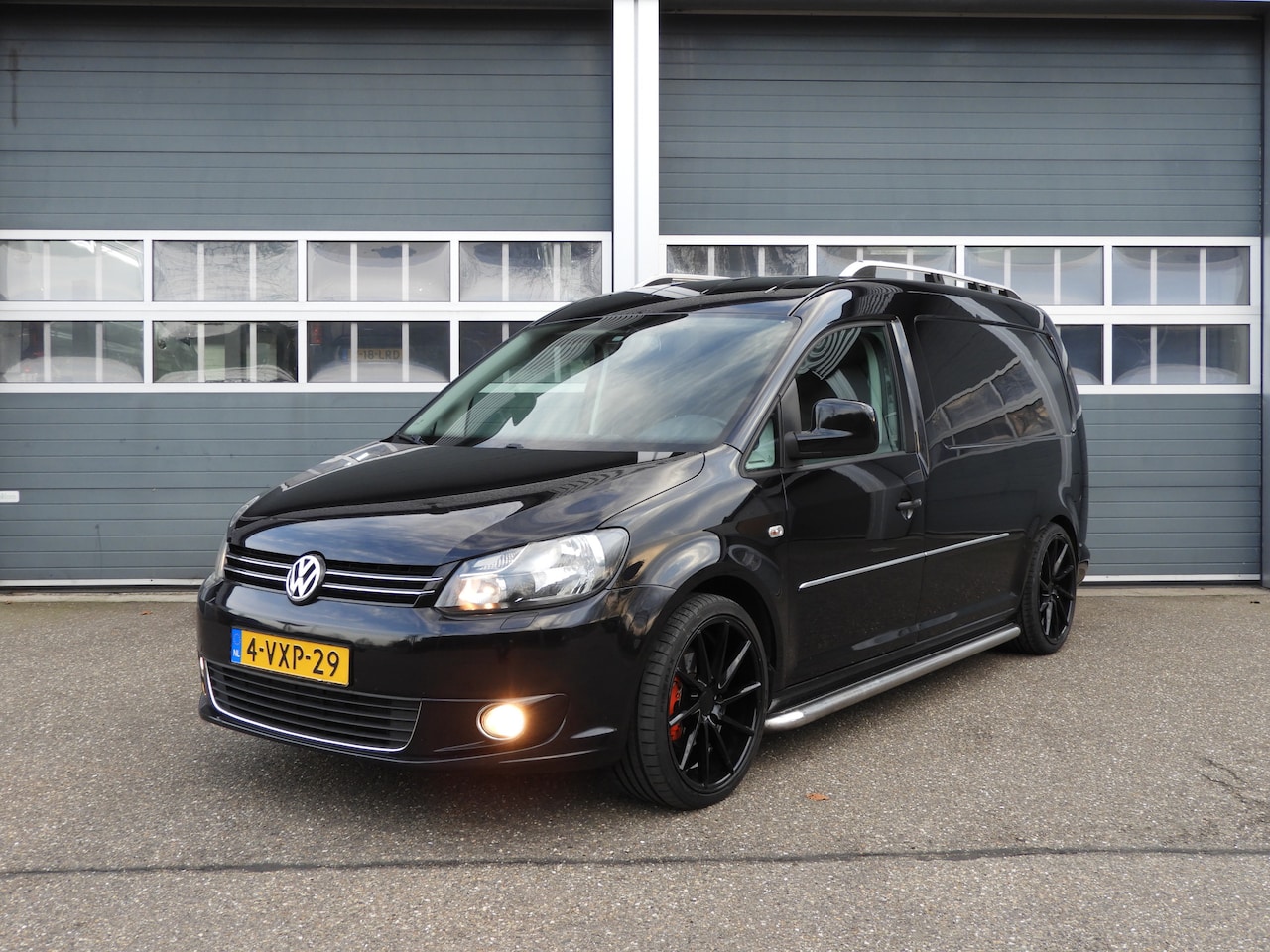 Volkswagen Caddy Maxi - 1.6 TDI AIRCO | NAV | LEER | VERLAAGD | 19 INCH - AutoWereld.nl