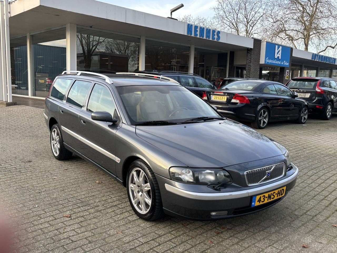 Volvo V70 - 2.5T AWD Aut Titanium ed. Leder Xenon - AutoWereld.nl