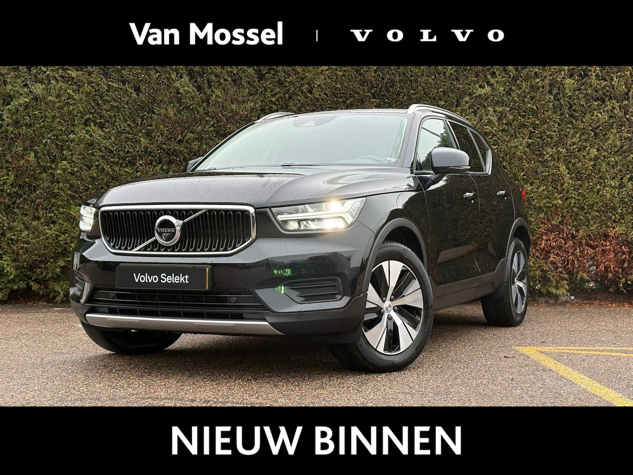 Volvo XC40 - 1.5 T2 Momentum Stoel/Stuurverwarming | Parkeersensoren Voor/Achter | Camera | - AutoWereld.nl
