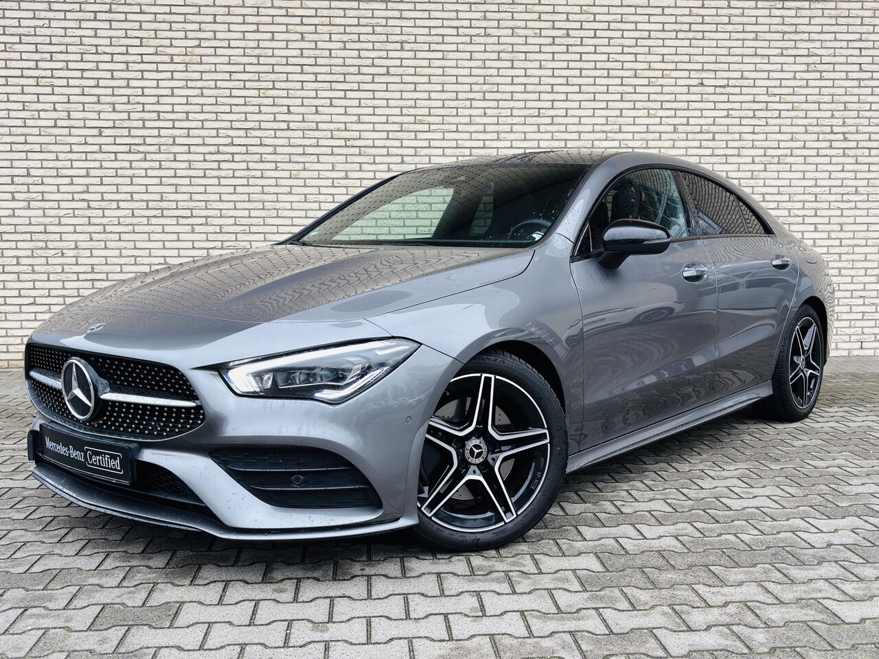 Mercedes-Benz CLA-Klasse - 200 Premium Plus AMG Line | Achteruitrijcamera | Memory pakket | Panoramadak | Stoelverwar - AutoWereld.nl