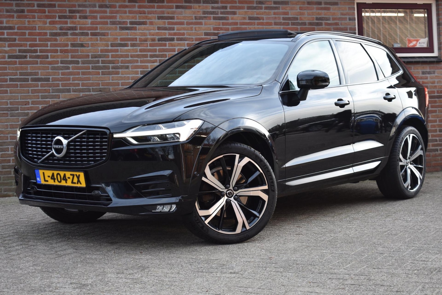 Volvo XC60 - 2.0 B4 AWD Inscription '20 Pano Leder LED Clima NAvi Cruise Inruil mogelijk - AutoWereld.nl