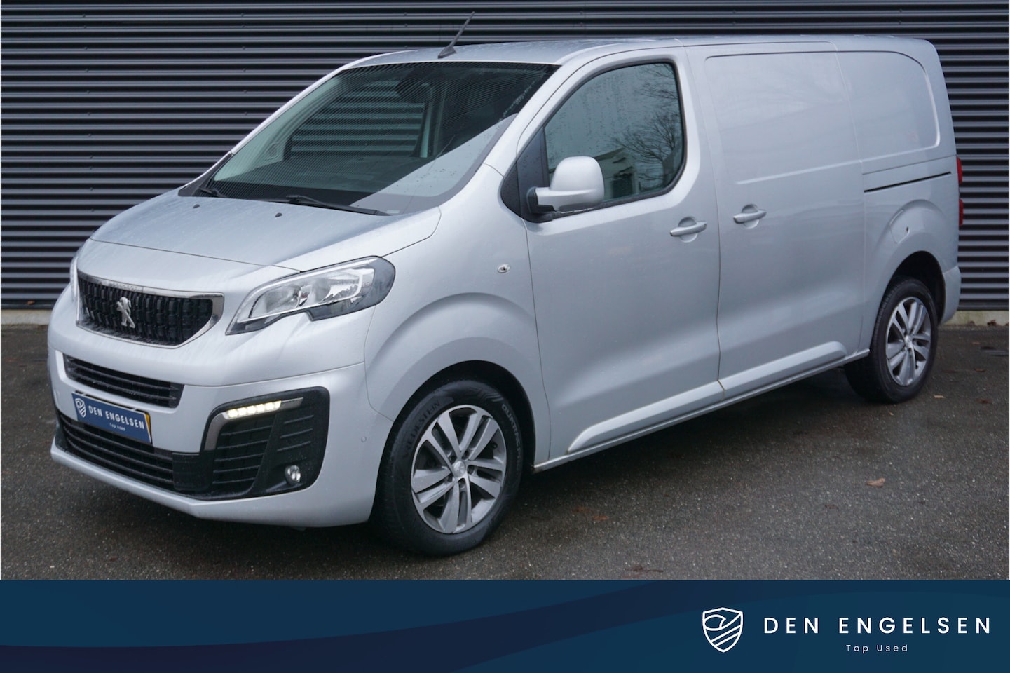 Peugeot Expert - 180pk Automaat 2x Schuifdeur Premium Pack Apple Carplay Navigatie Camera Trekhaak 3 persoo - AutoWereld.nl