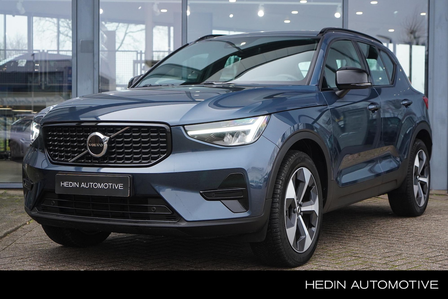 Volvo XC40 - 2.0 B4 Plus Dark | Google | Adaptieve Cruise + Pilot Assist | Stoel & Stuurverwarming | El - AutoWereld.nl