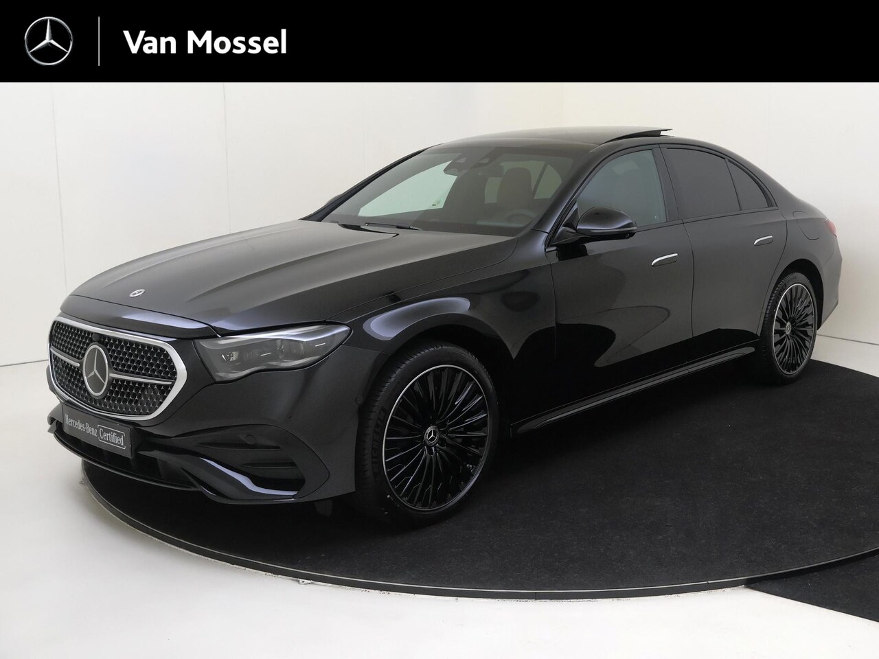 Mercedes-Benz E-klasse - 300 e AMG Line / Premium Plus/ Panoramadak/ Burmester 4D/ AIRMATIC/ Achterasbesturing/ Rij - AutoWereld.nl