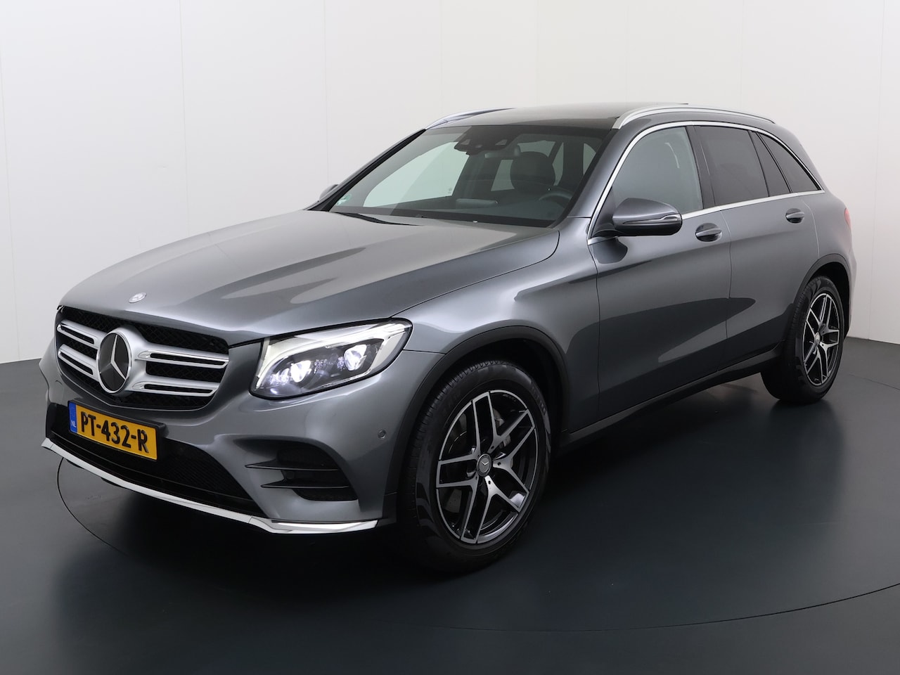 Mercedes-Benz GLC-klasse - 250 4Matic AMG // Trekhaak // Panoramadak // Burmester // Distronic // Camera // Rijassist - AutoWereld.nl