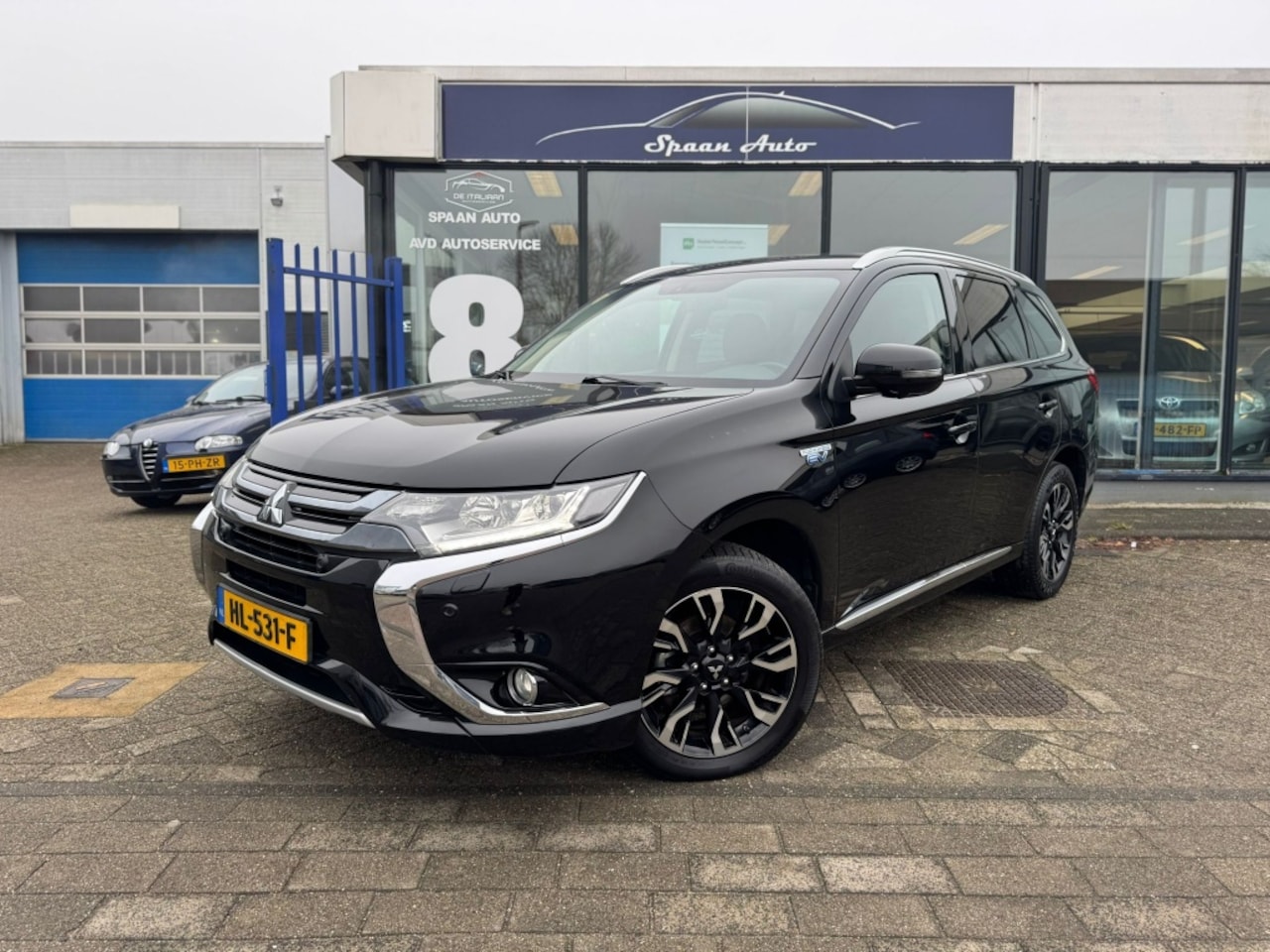 Mitsubishi Outlander - 2.0 PHEV Instyle | LEER | 360' CAM | TREKHAAK - AutoWereld.nl