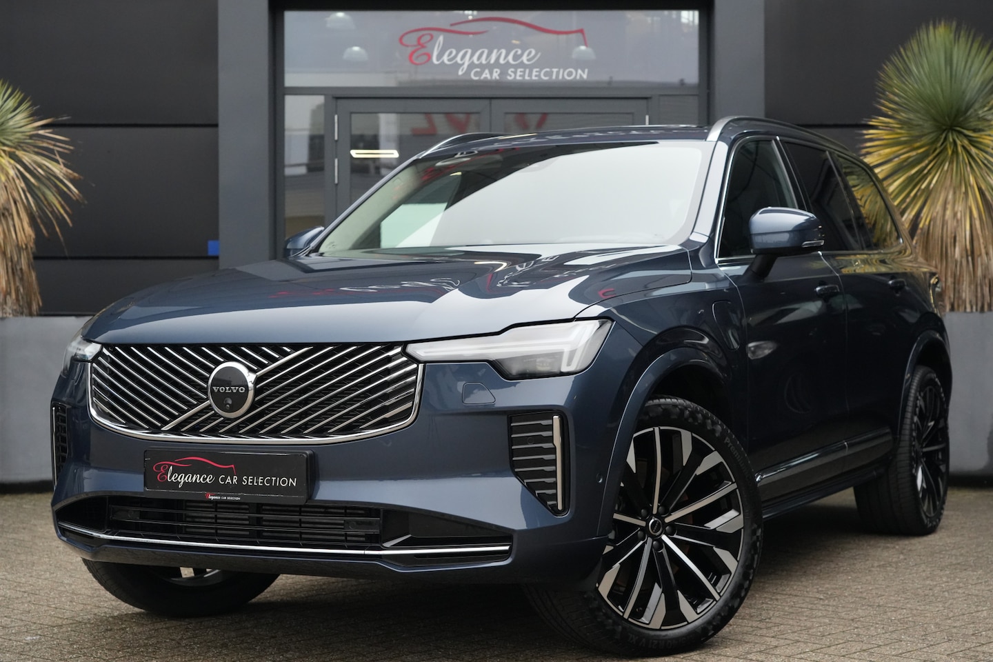 Volvo XC90 - 2.0 T8 Plug-in hybrid AWD Ultra Bright 455pk Panoramadak/Bowers&Wilkins/360Camera - AutoWereld.nl
