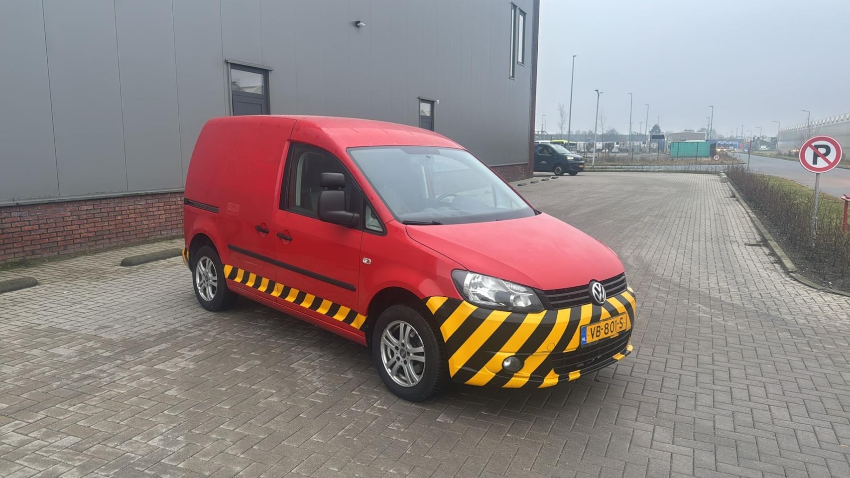 Volkswagen Caddy - 1.6 TDI Economy Baseline 147.000 Nap Airco Rood 2013 - AutoWereld.nl