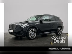 BMW iX1 - xDrive30 Launch Edition 67 kWh M-Sport | Trekhaak | Panoramadak | Stoelverstelling, electr