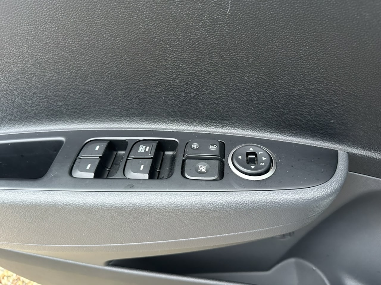 Hyundai i10 - 1.0i Comfort Airco/Cruise-Control/Navigatie