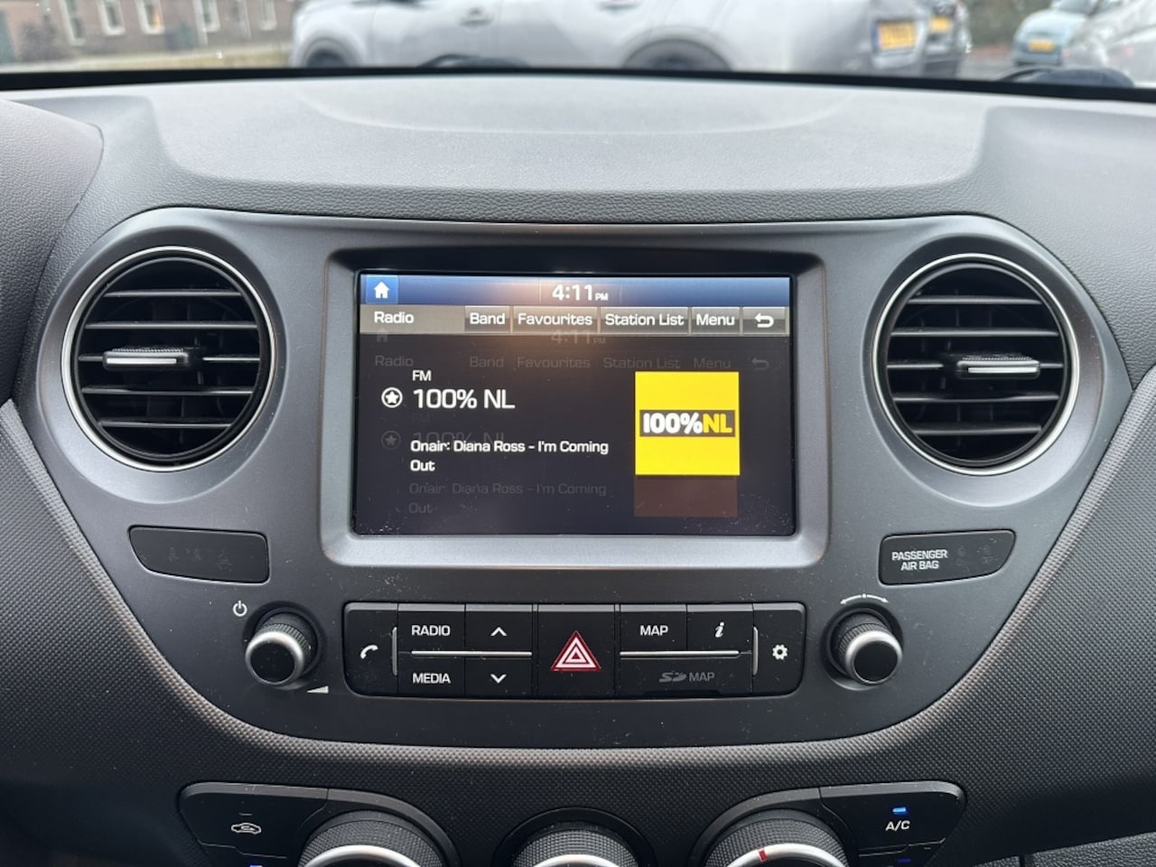 Hyundai i10 - 1.0i Comfort Airco/Cruise-Control/Navigatie