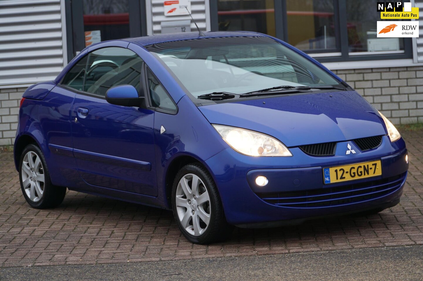 MITSUBISHI COLT