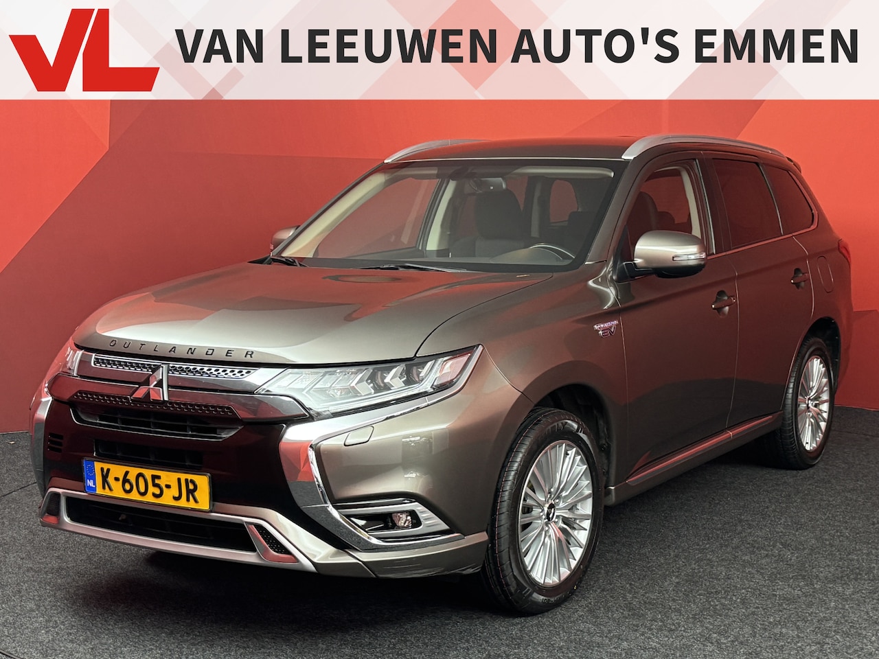 Mitsubishi Outlander - 2.4 PHEV Pure+ | Camera | Climate Control | PDC | Stoel Verwarming | APK 05-01-2027 | - AutoWereld.nl