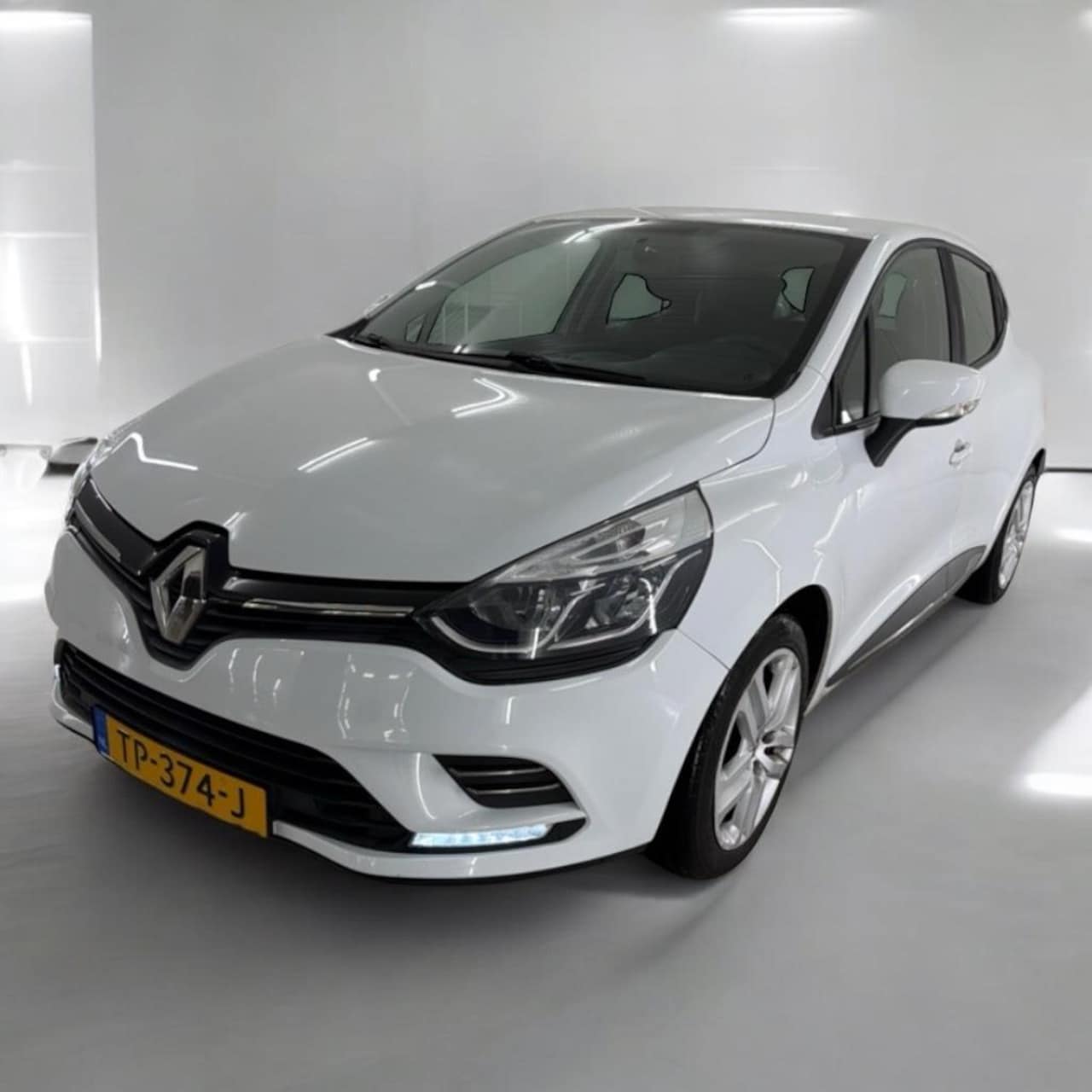 Renault Clio - 0.9 TCe Zen 1e eigenaar LED NAVI - AutoWereld.nl
