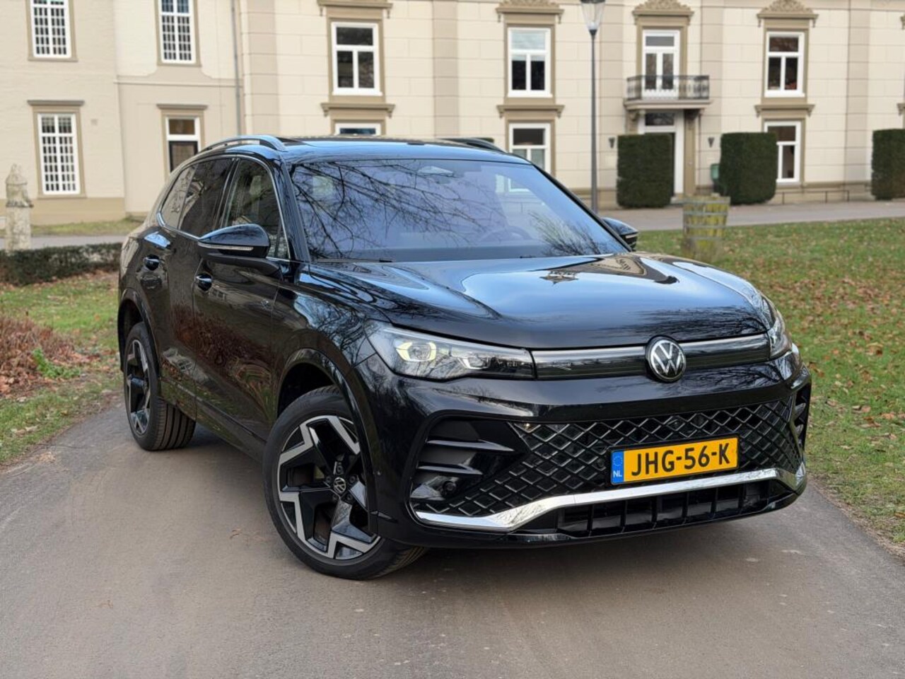 Volkswagen Tiguan - 1.5 eHybrid R-Line Edition Carplay | Pano | HUD | Harman Kardon | Stoelverwarming/koeling - AutoWereld.nl