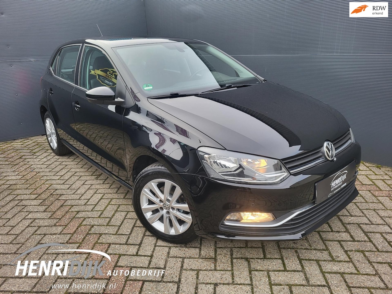 Volkswagen Polo - 1.2 TSI Comfortline Cruise / Stoelverwarming / AC / PDC / Carplay - AutoWereld.nl