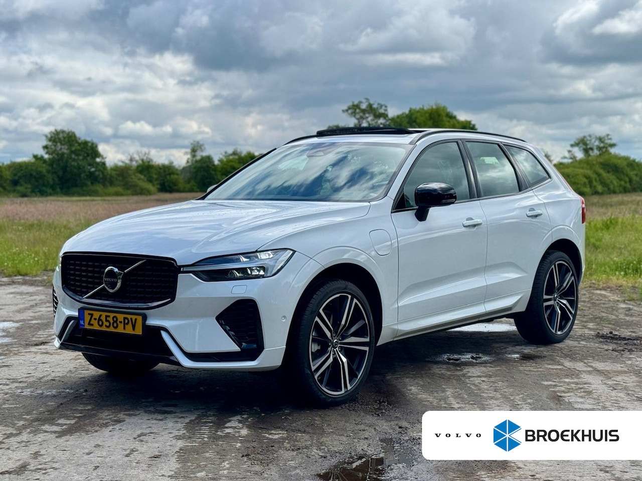 Volvo XC60 - 2.0 T6 Plug-in hybrid AWD Ultimate Dark | Head-Up Display | Stoel & stuurwielverwarming | - AutoWereld.nl