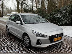 Hyundai i30 - 1.4 T-GDI Comfort Bj 18 KEURIGE AUTO NAVI