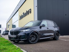 BMW X5 - xDrive50e | Trekhaak | M Sport | Achteras besturing | Schuif-/kantel Pano | Softclose | Ad
