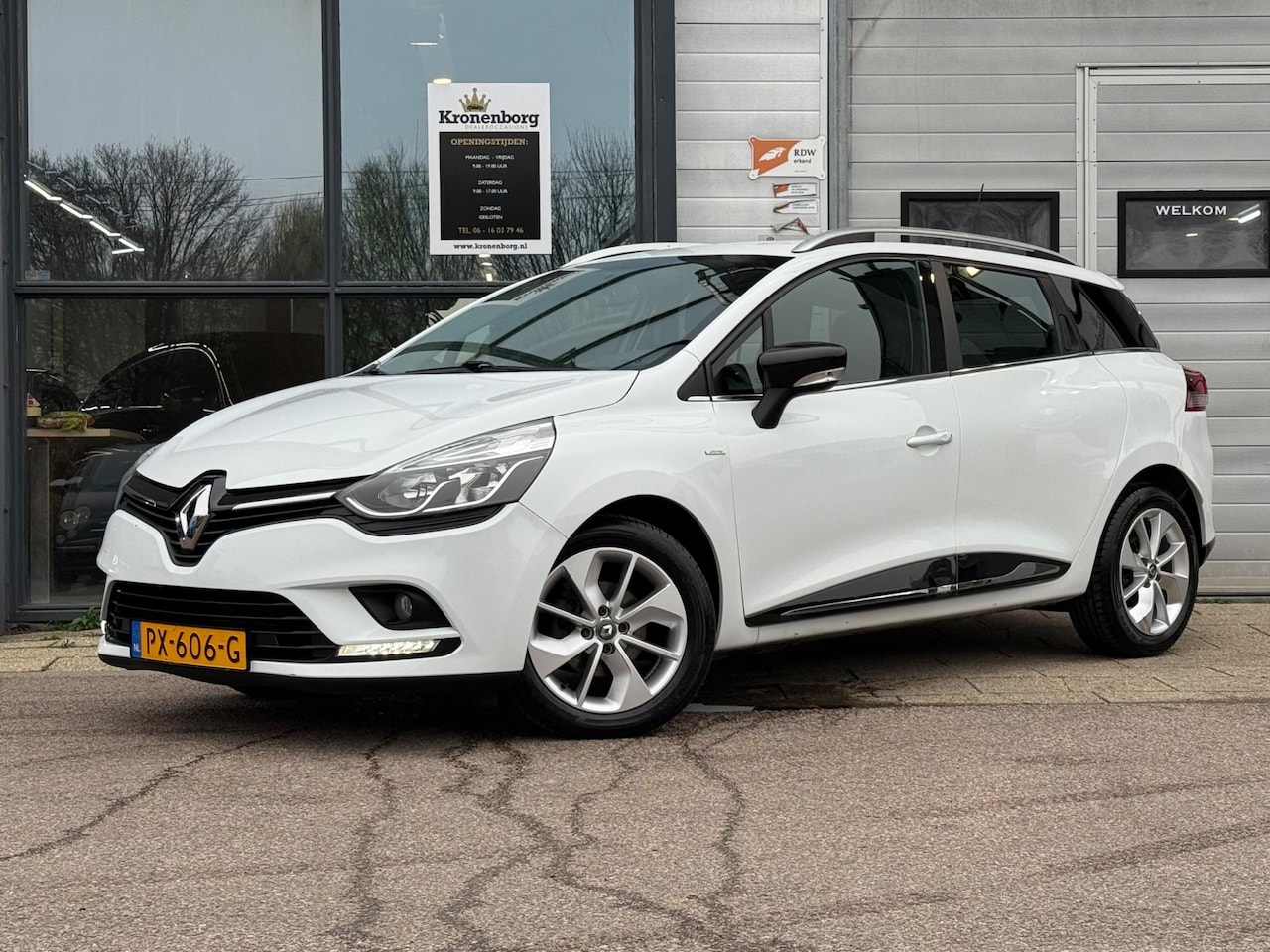 Renault Clio Estate - 0.9 TCe Limited 0.9 TCe Limited, NAVI, NAP, AIRCO - AutoWereld.nl