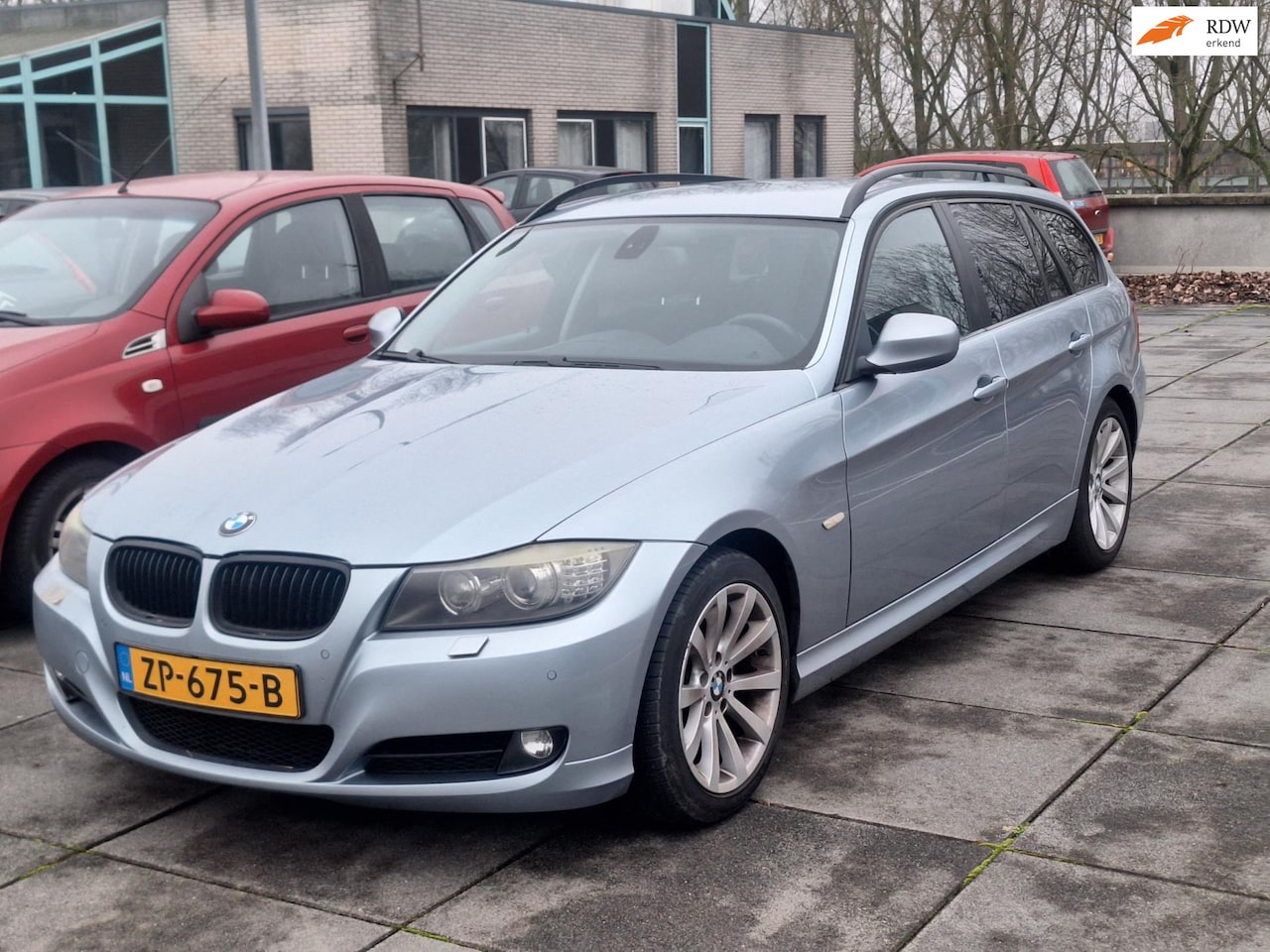 BMW 3-serie Touring - €3850,-320i Climate Navigatie Cruise Apk - AutoWereld.nl