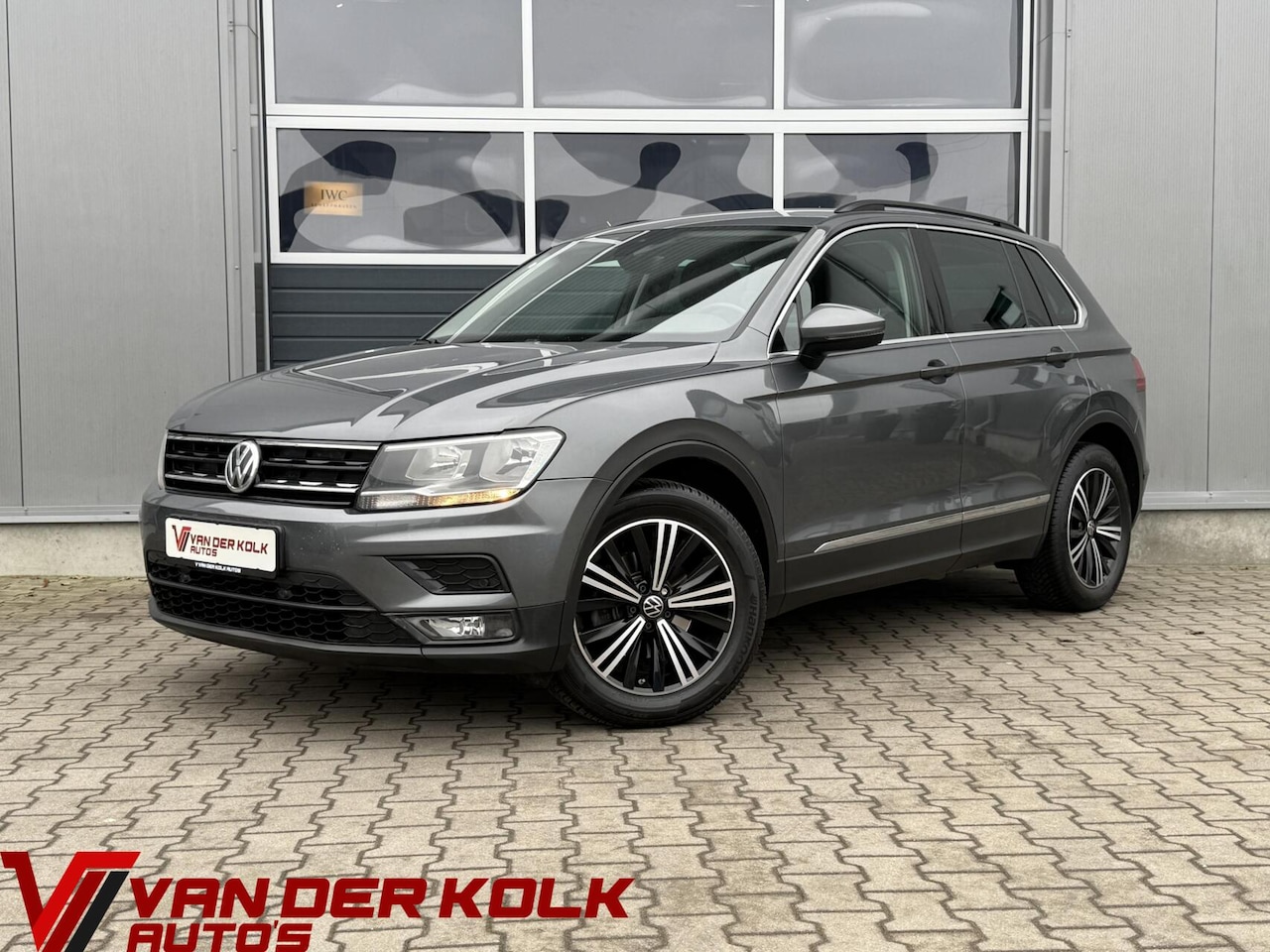 Volkswagen Tiguan - 1.5 TSI Comfortline 150 PK | CarPlay | Adaptive Cruise | Navigatie | Climate | Sensoren - AutoWereld.nl