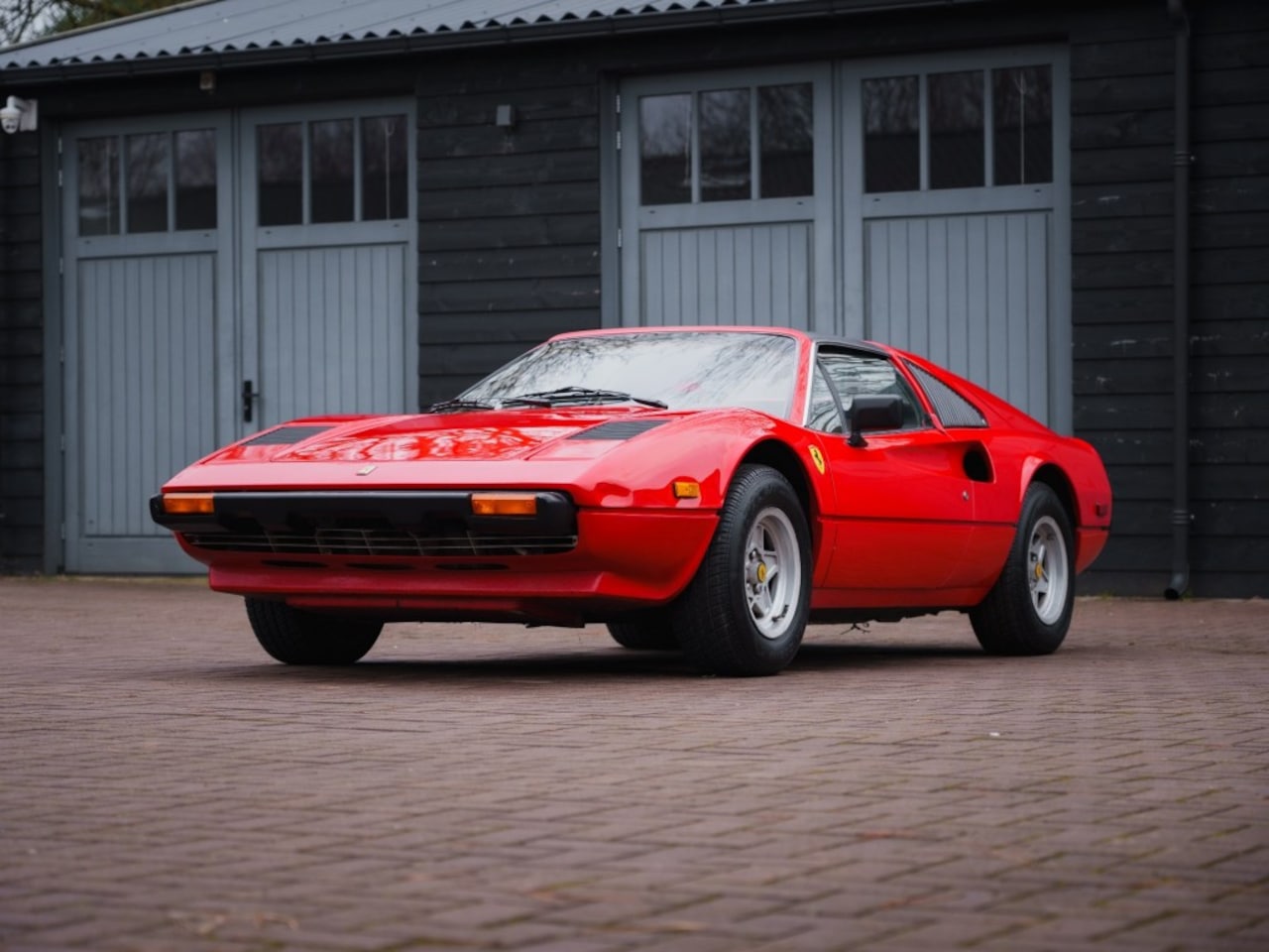Ferrari 308 - GTS V8 carburateur Just arrived - AutoWereld.nl