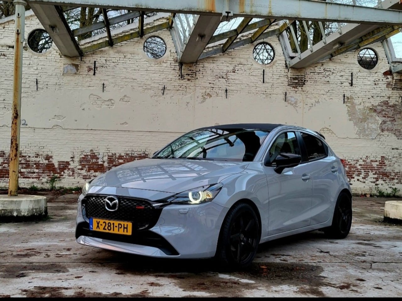 Mazda 2 Hybrid - E- SKYACTIV- G 90 6MT M-HYBRID HOMURA AKA / Aero-Pakket - AutoWereld.nl
