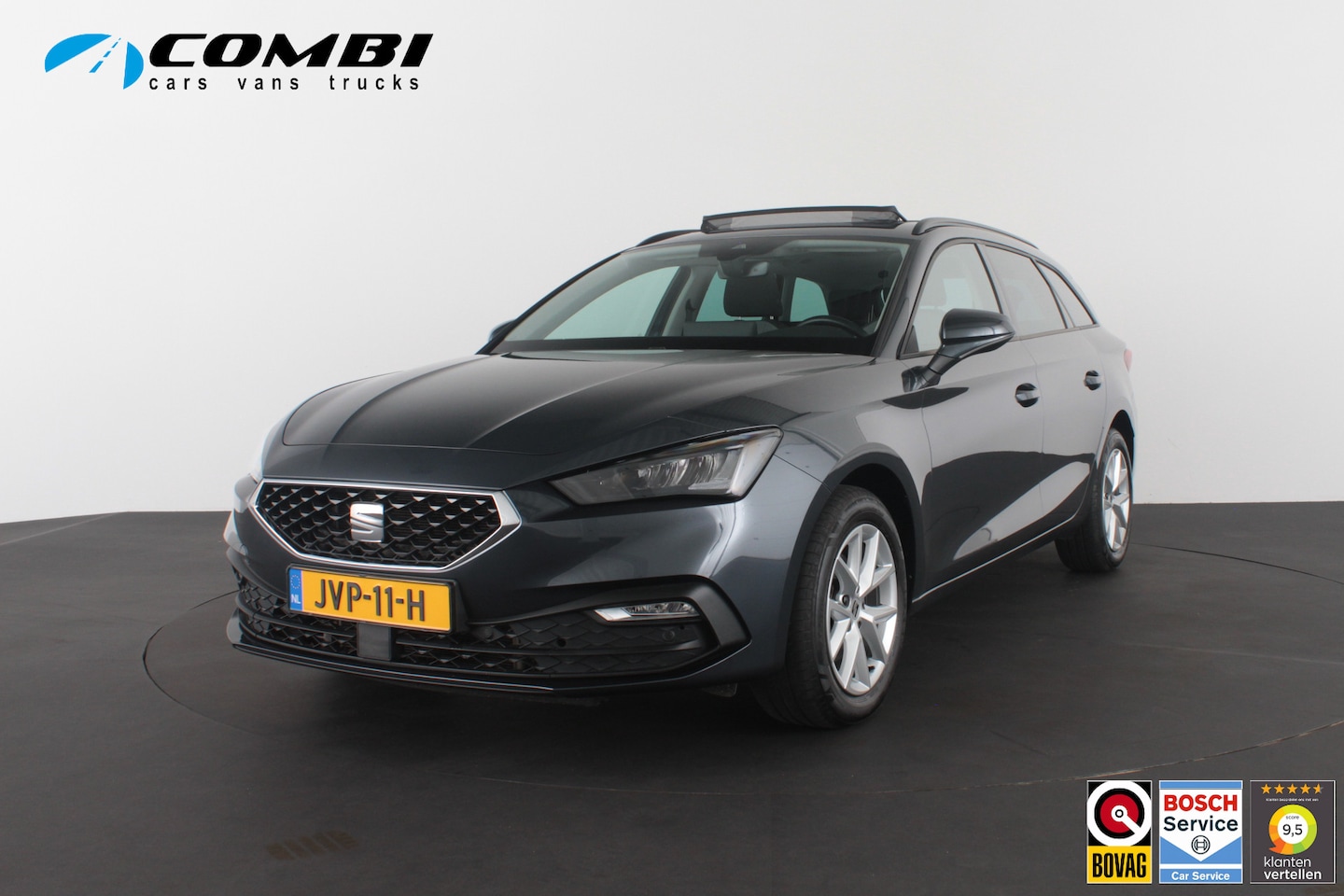 SEAT Leon Sportstourer - 1.5 TSI Style Business Panorama schuifdak/Stoelverwarming/Camera/Getint glas - AutoWereld.nl