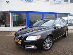 Volvo V70 - 2.0 D3 LIM. EDITION, AUT, LEDER, 17 INCH TREKH, TOPSTAAT