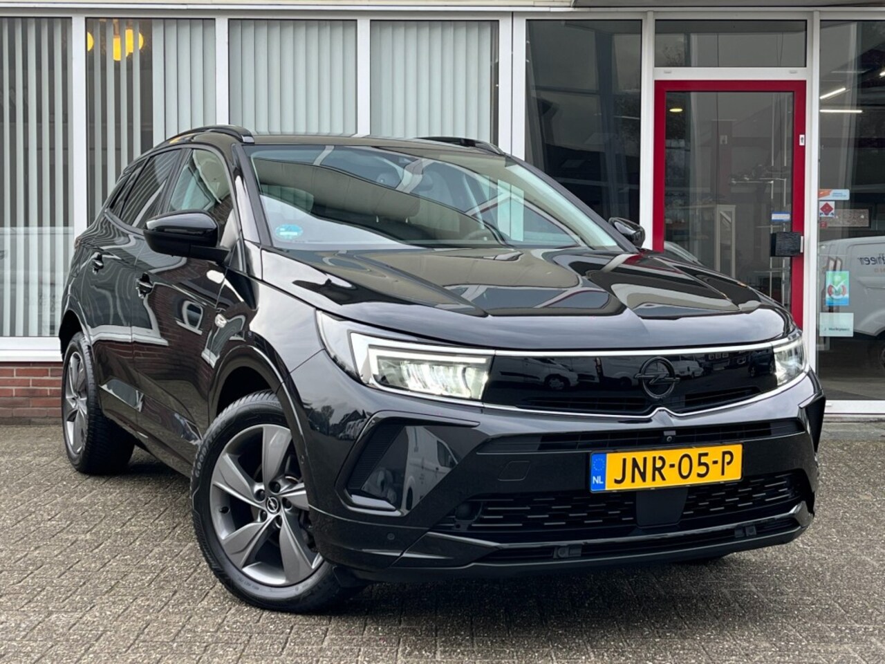 Opel Grandland - 1.2 Turbo GS Line Automaat I Camera I Carplay I Comfort Stoelen I Full Led - AutoWereld.nl