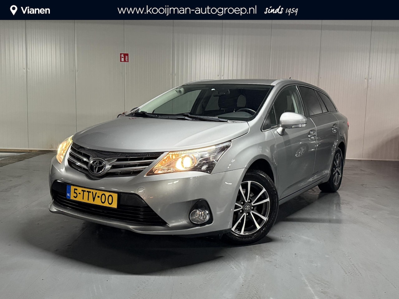Toyota Avensis Wagon - 1.8 VVTi Business 1.8 VVTi Business - AutoWereld.nl