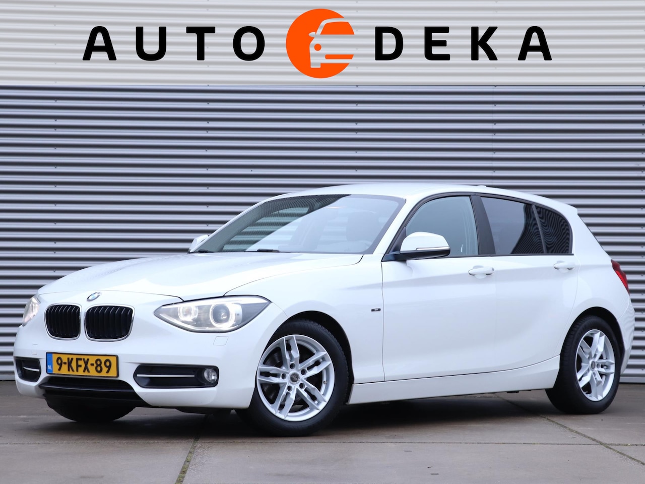 BMW 1-serie - 114i Business Sport *Navigatie*Trekhaak* - AutoWereld.nl
