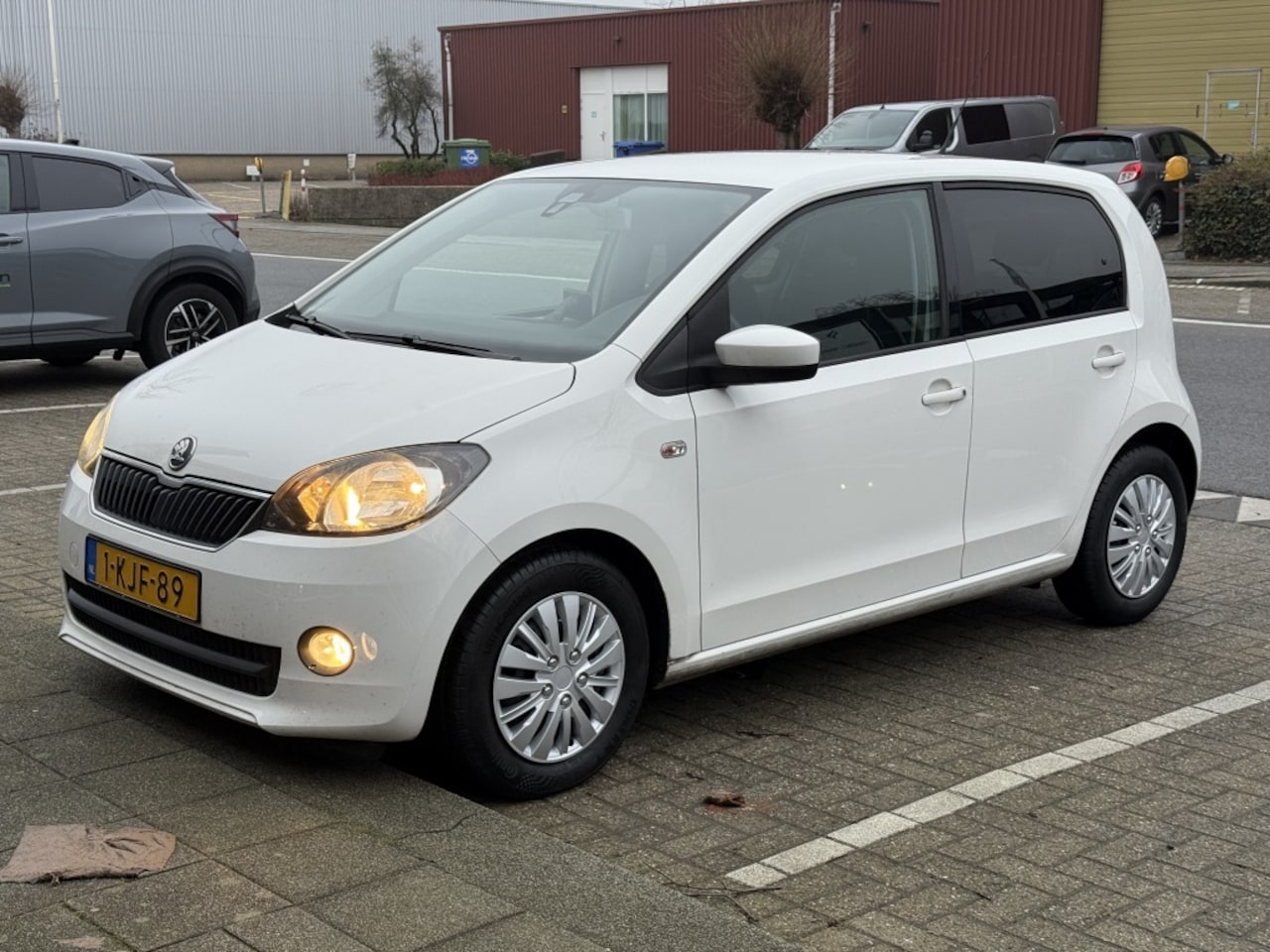 Skoda Citigo - 1.0 Benzine 5 Deurs Navi Bluetooth 2 Sleutels - AutoWereld.nl