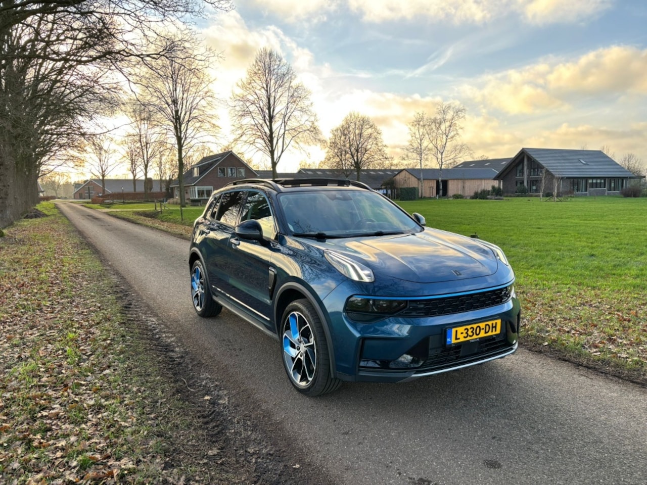 Lynk & Co 01 - 1.5 Hybrid | Panoramadak | Stoelverwarming | Achteruitrijcamera - AutoWereld.nl