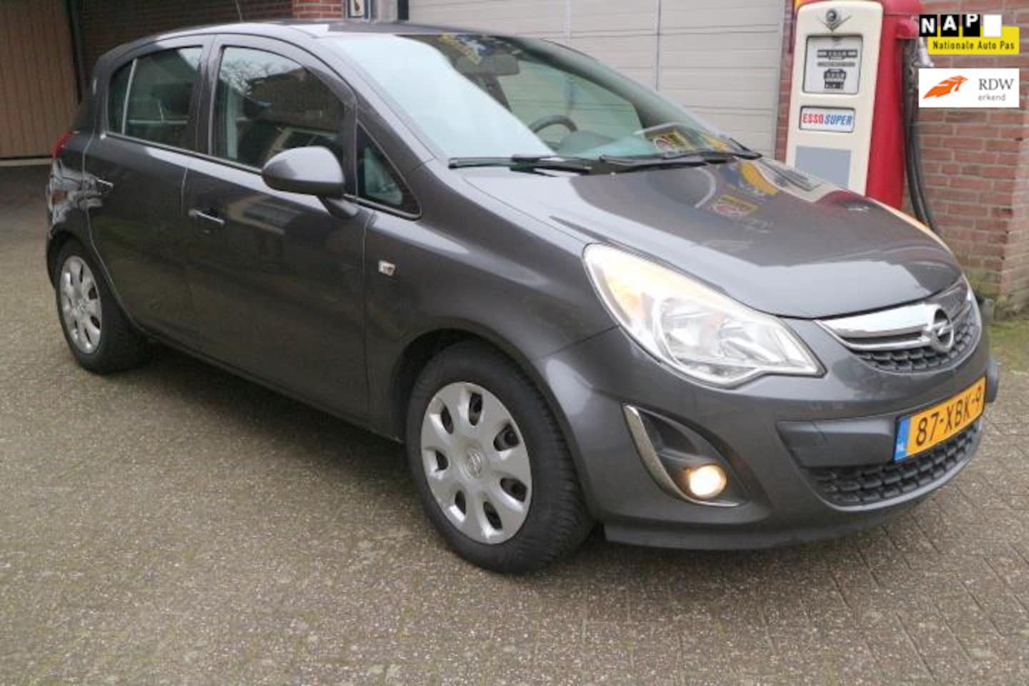 Opel Corsa - 1.3 CDTi EcoFlex S/S Edition NETTE EN GOEDE AUTO 5 drs trekhaak - AutoWereld.nl