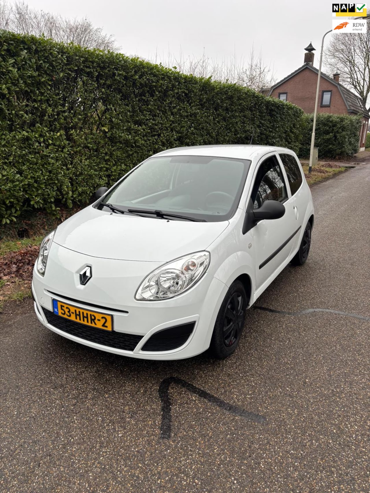 Renault Twingo - 1.2 Authentique 104000 km nap airco apk 2027 - AutoWereld.nl