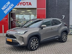 Toyota Yaris Cross - 1.5 Hybrid 115 First Edition Comfort Pack STOEL- STUUR- EN VOORRUITVERWARMING ELEK. INKLAP