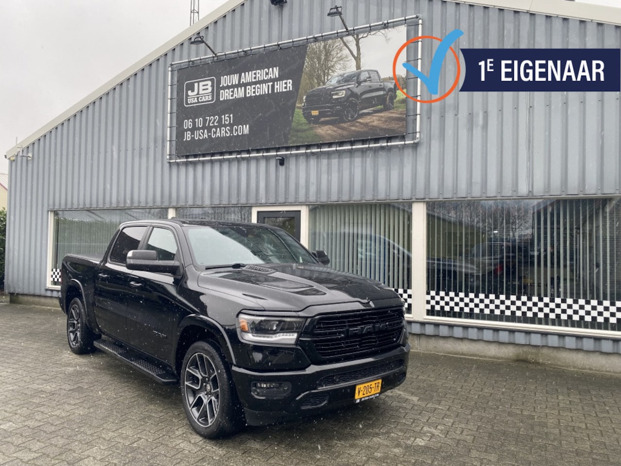 Dodge Ram 1500 - 5.7 V8 4x4 Pano-dak Gr-scherm 1 eigenaar. - AutoWereld.nl