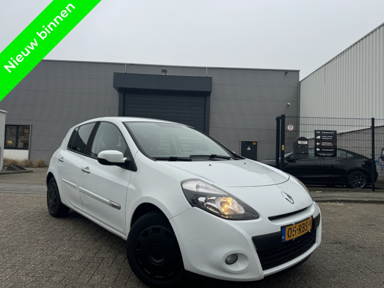 Renault Clio - 1.5 dCi Sensor Cruise Airco Lage KM - AutoWereld.nl