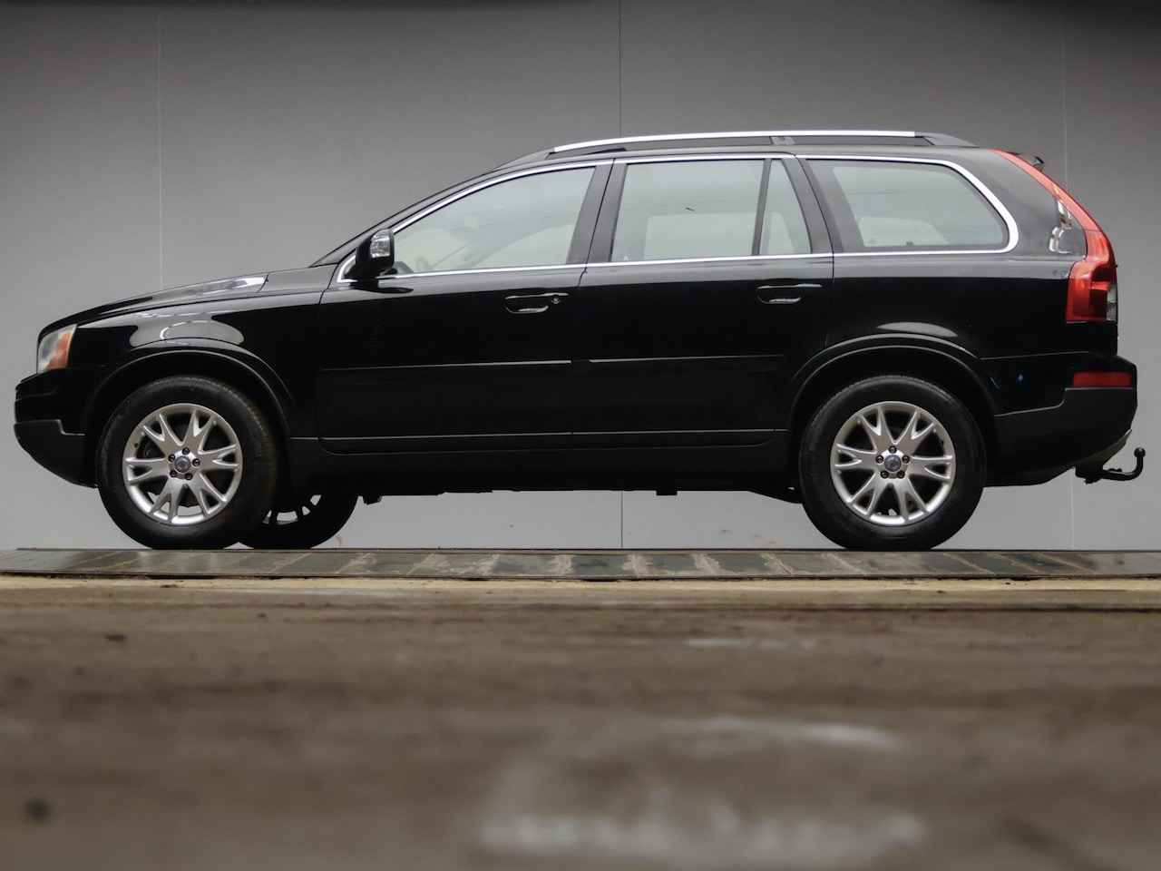 Volvo XC90 - 2.4 D5 Summum 5p. Sport (SCHUIFDAK,CLIMATE,CRUISE,MEMORY STOELEN,STOELVERWARMING,TREKHAAK, - AutoWereld.nl