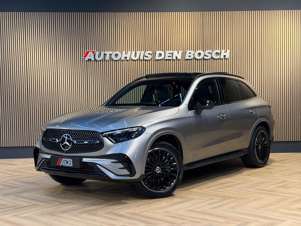 Mercedes-Benz GLC-klasse - 400e 4MATIC AMG 381PK. Pano - Lucht - AutoWereld.nl