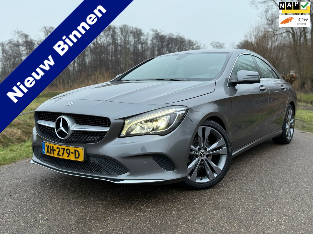 Mercedes-Benz CLA-Klasse - 180 Business Solution / Originele NL Auto / 2de Eigenaar / Airco / Navi / Camera / Half Le - AutoWereld.nl