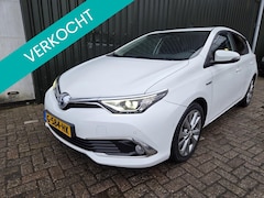 Toyota Auris - 1.8 Hybrid Executive dealer onderhouden